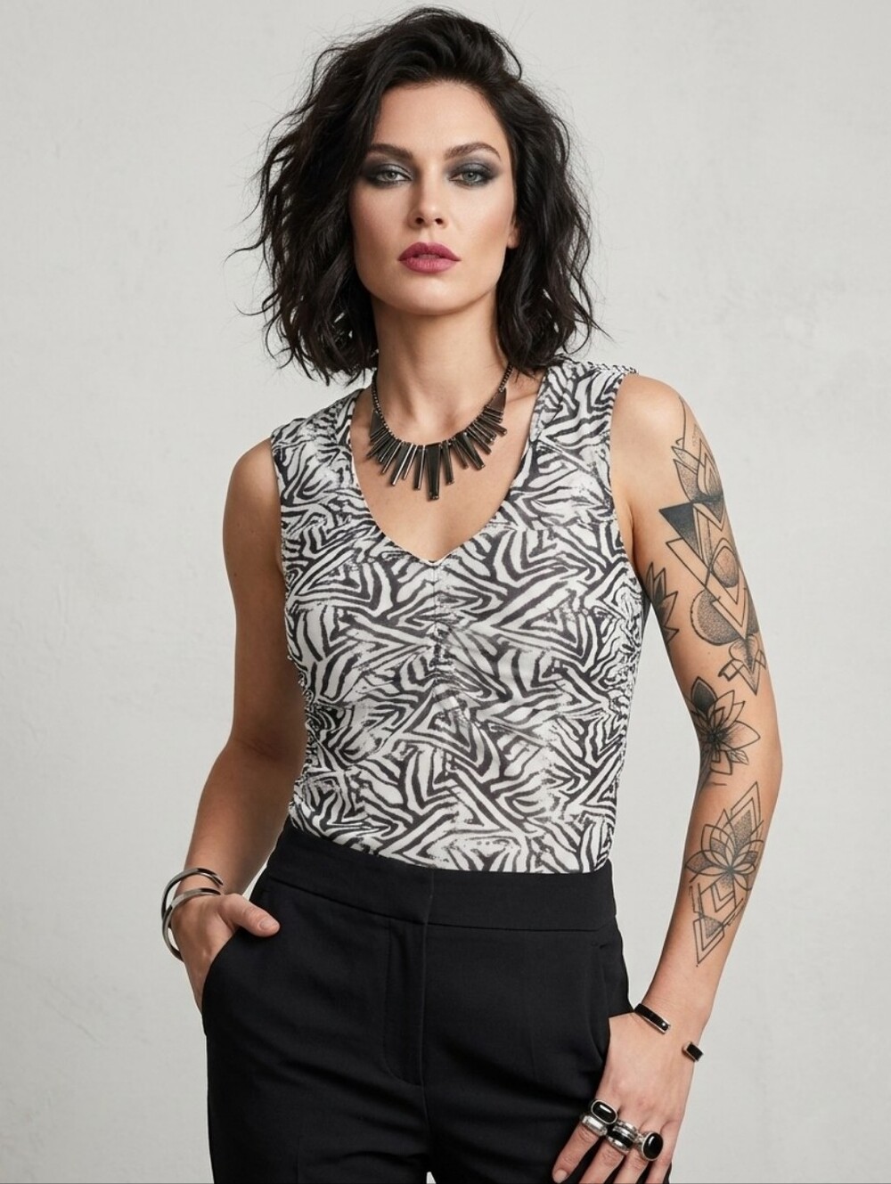 MEXX Metropolitan Zebra Print V-Neck Sleeveless Top,office Siren/ Mobwife,Size M